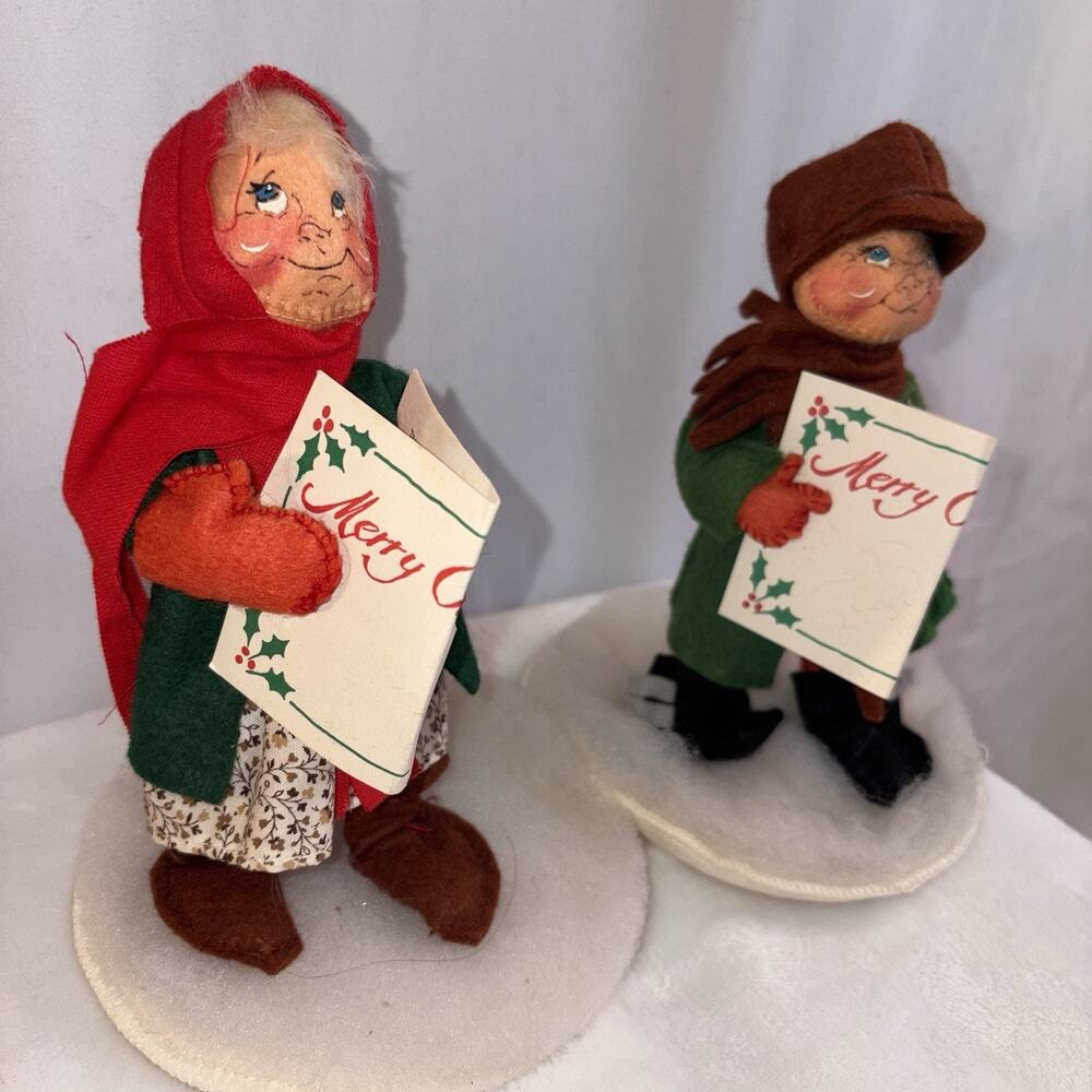 Annalee Dolls Vintage 1987 Merry Christmas Caroling Boy And Girl Figures